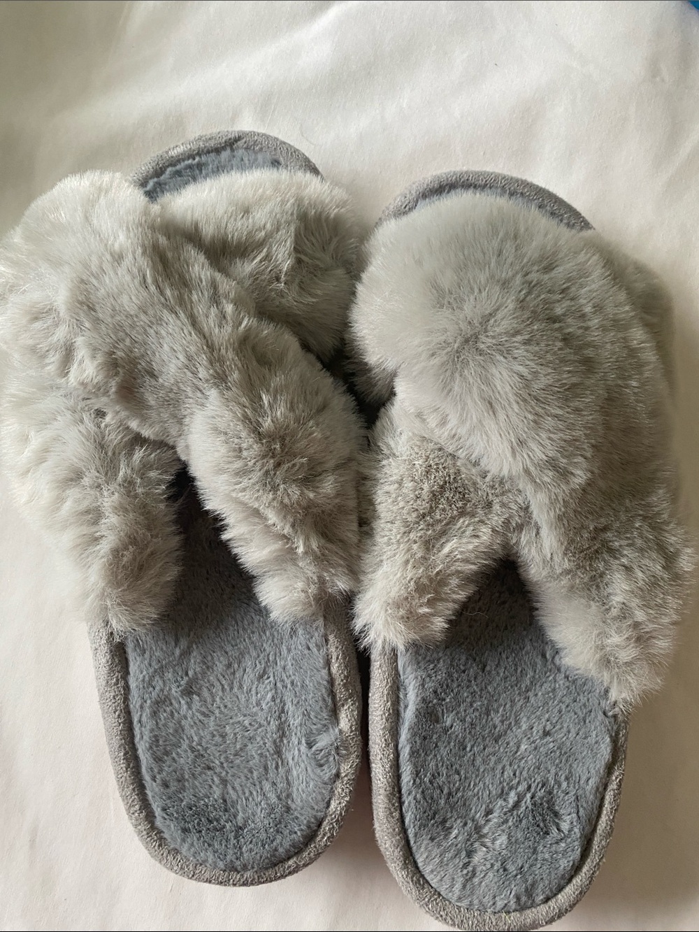 🦩Fuzzy soft slippers🦩